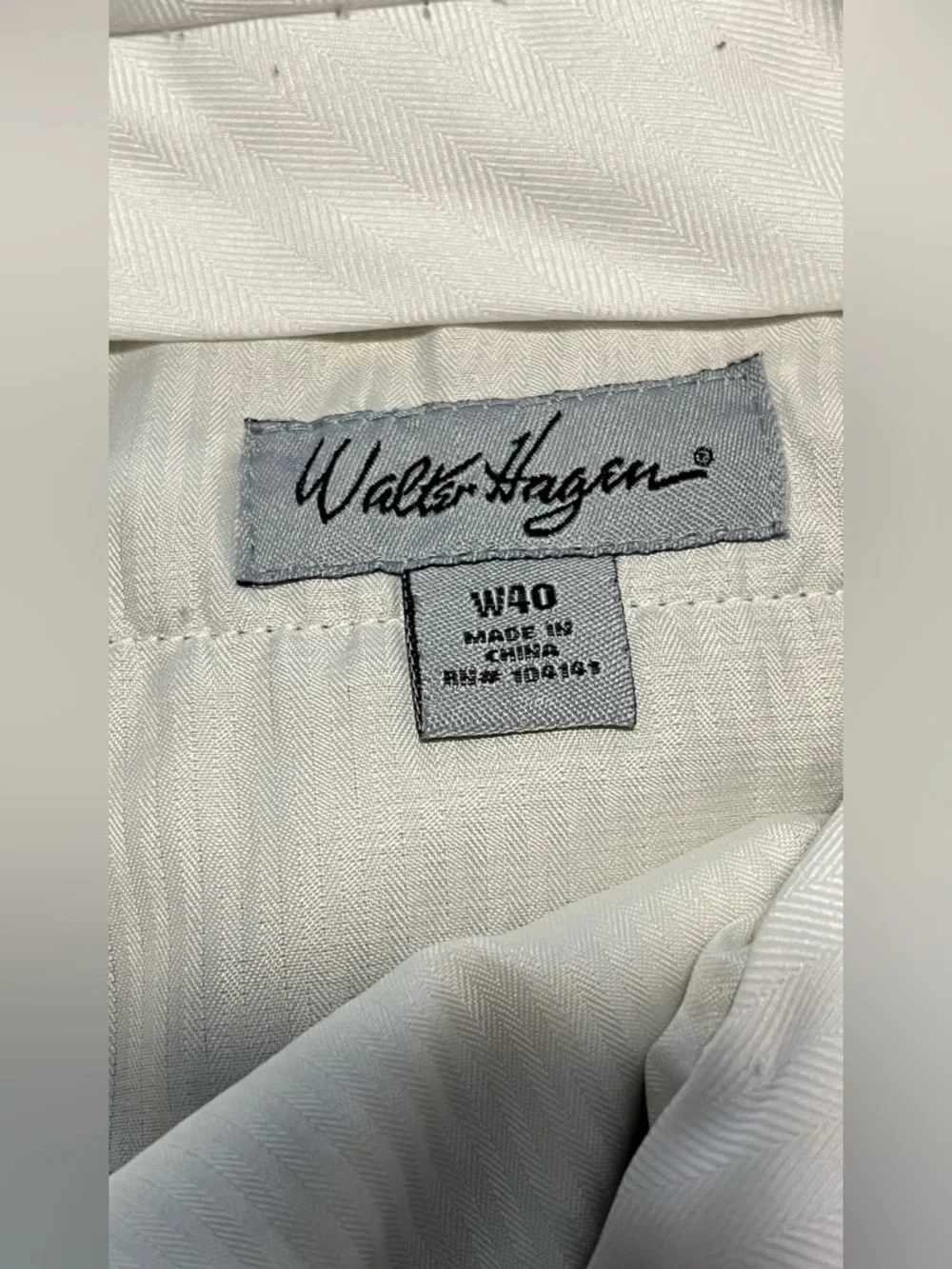 Walter Hagen Men”s Tan  & White Pinstripe Flat-Front Golf Shorts Size 40 - Picture 3 of 12